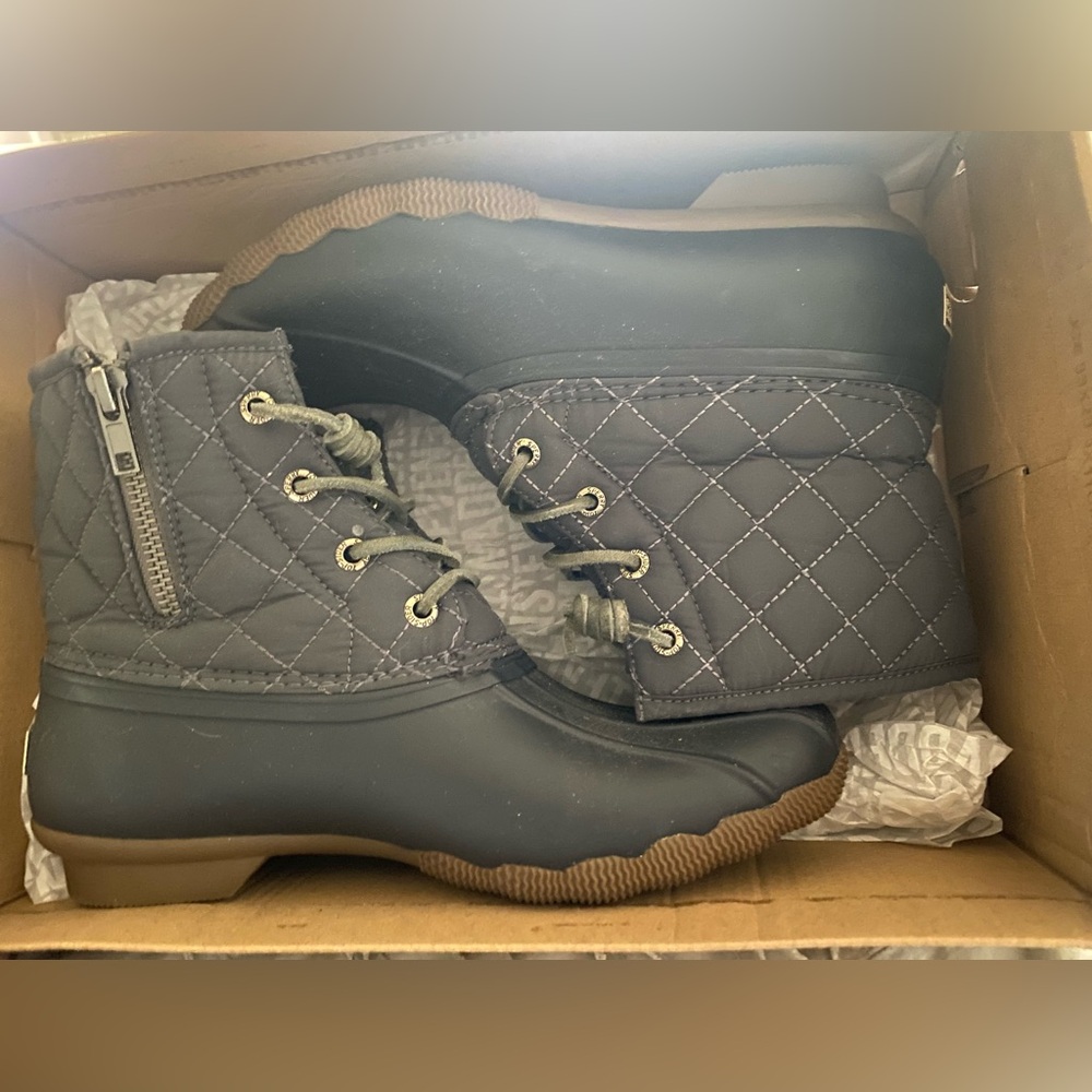 SPERRY TOP SIDER Navy quilted duck boots